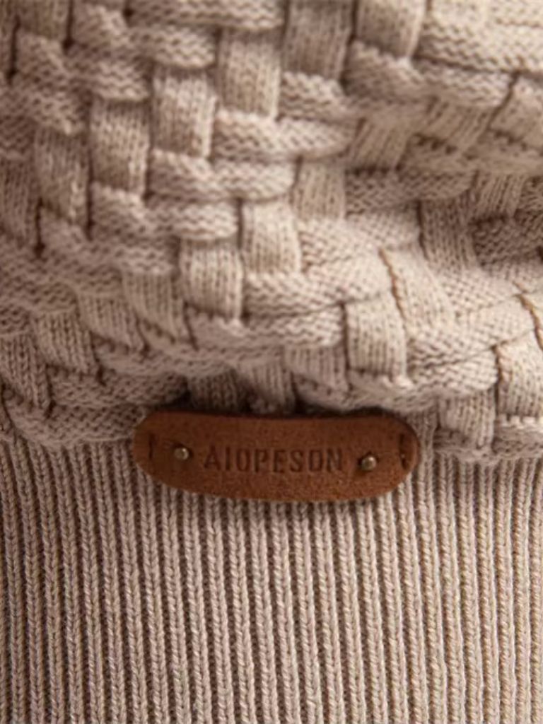 Cardigan à col en V tricoté – Cross & Crown
